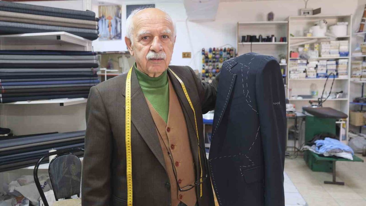 Karaman'da ısmarlama terzilik: Usta ve çırak eksikliği mesleği zora sokuyor