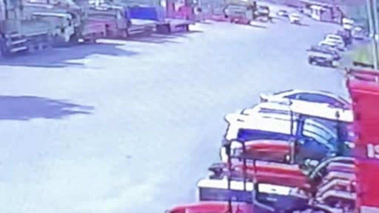Karaman'da motosiklet devrildi, sürücü yaralandı