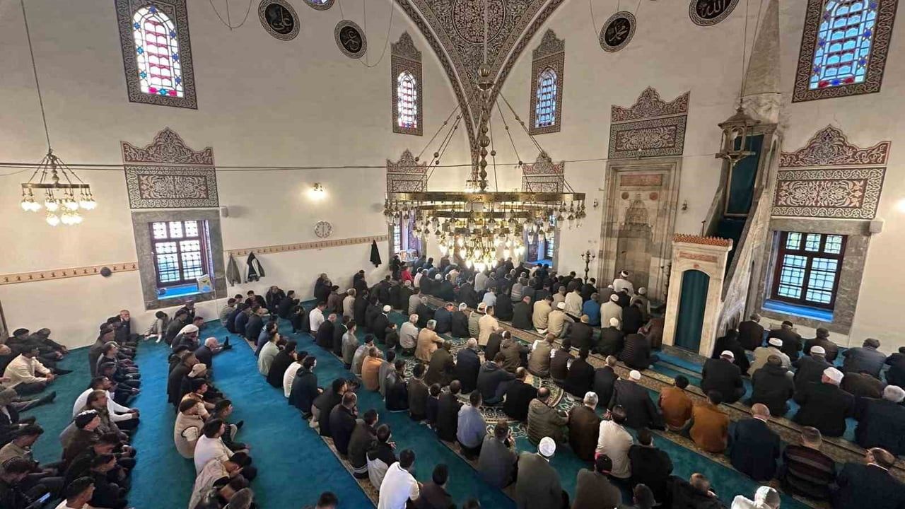 Karapınar’da tarihî Sultan Selim Camii’nde Kurban Bayramı namazı ve bayramlaşma