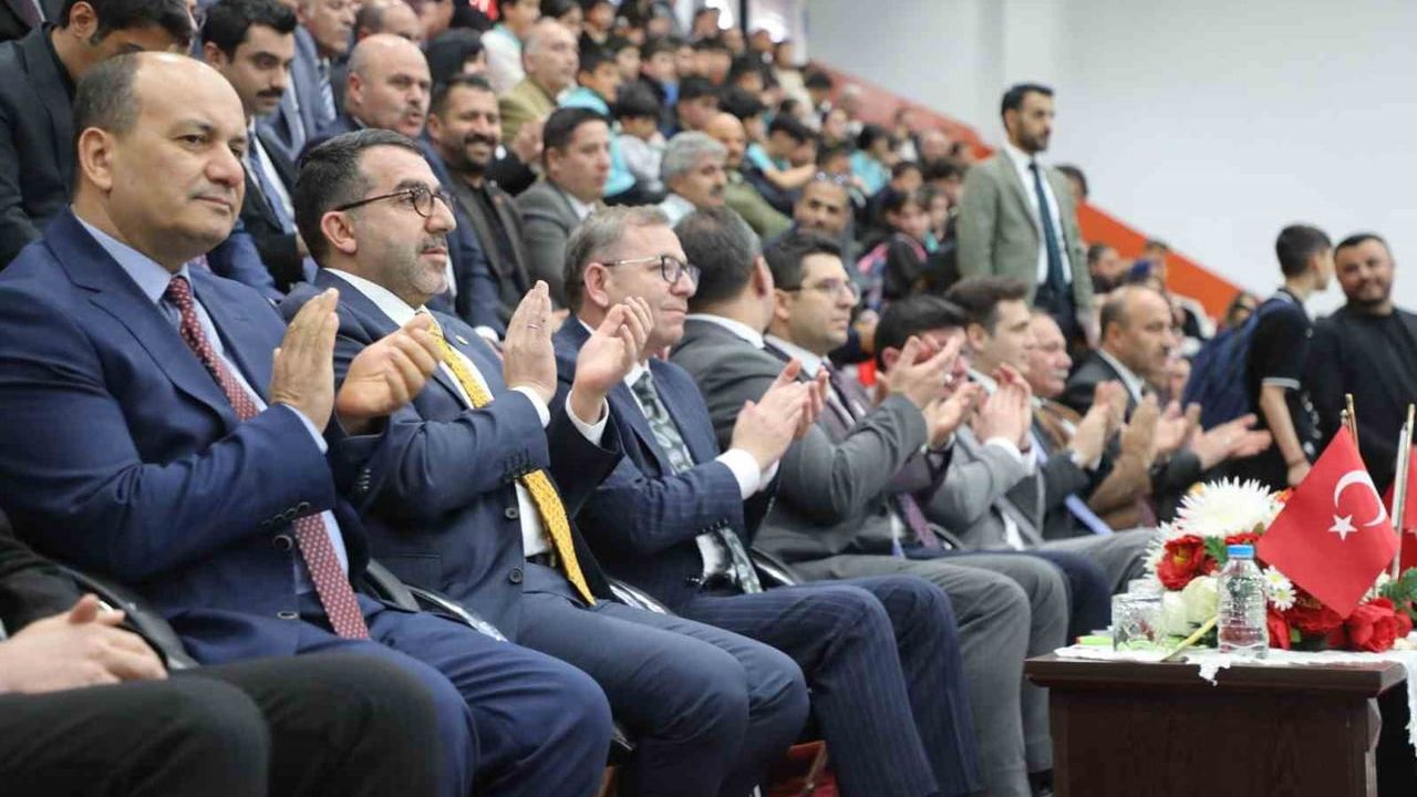 Kars'ta 3. Akıl ve Zeka Oyunları İl Turnuvası: 400 öğrenci yeteneklerini sergiledi