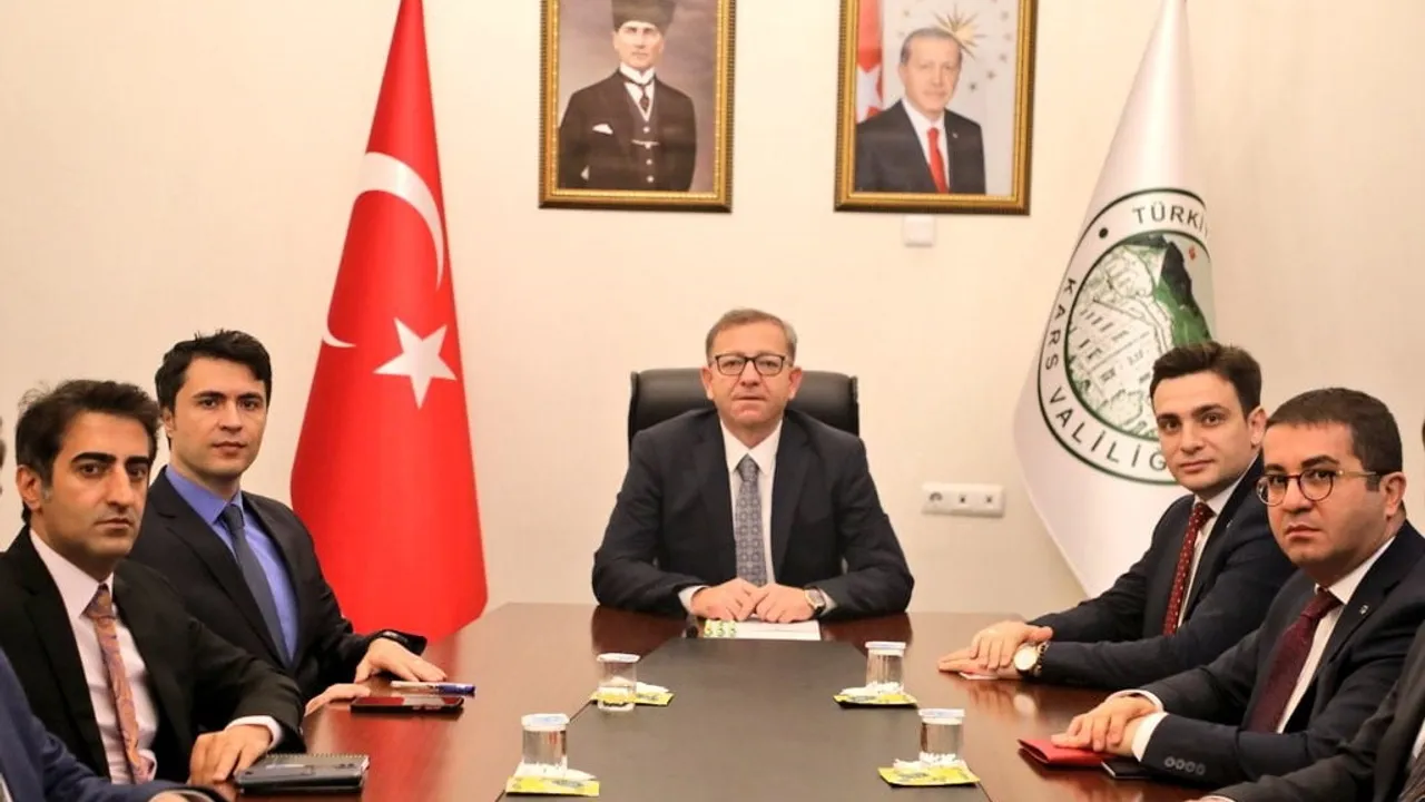 Kars’ta Kaymakamlar Toplantısı: Vali Ziya Polat Hizmette Koordinasyon ve Proje Takibi Vurguladı