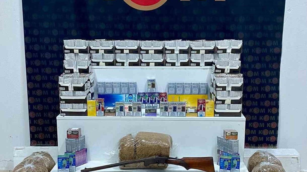 Kars'ta operasyonda 11 bin 80 makaron, 120 paket kaçak sigara ve 88 kg tütün ele geçirildi