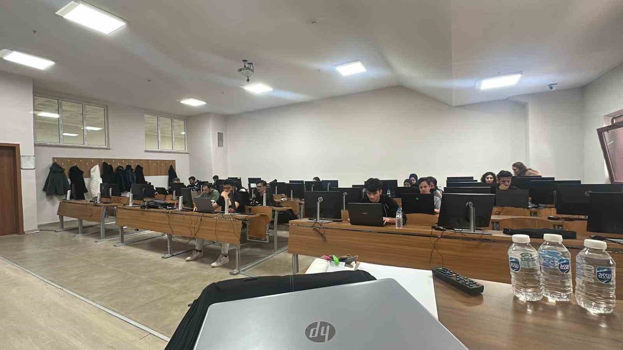 Karslı Öğrenciler Siber Vatan 2026 Yarı Finalinde Yetkinliklerini Gösterdi