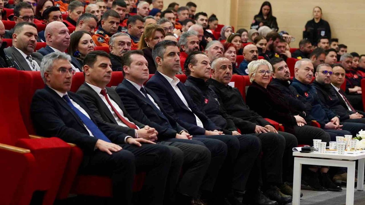 Kartal Belediyesi Arama Kurtarma Ekibi'ne AFAD'dan Ağır Seviye Arama Kurtarma Akreditasyonu