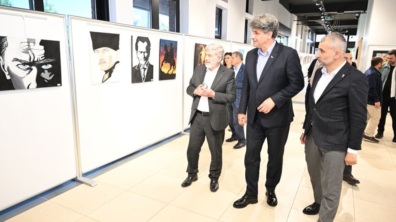 Kartepe’de 'Gençliğin İzinde 1919’dan Geleceğe' resim sergisi sanatseverlerle buluştu