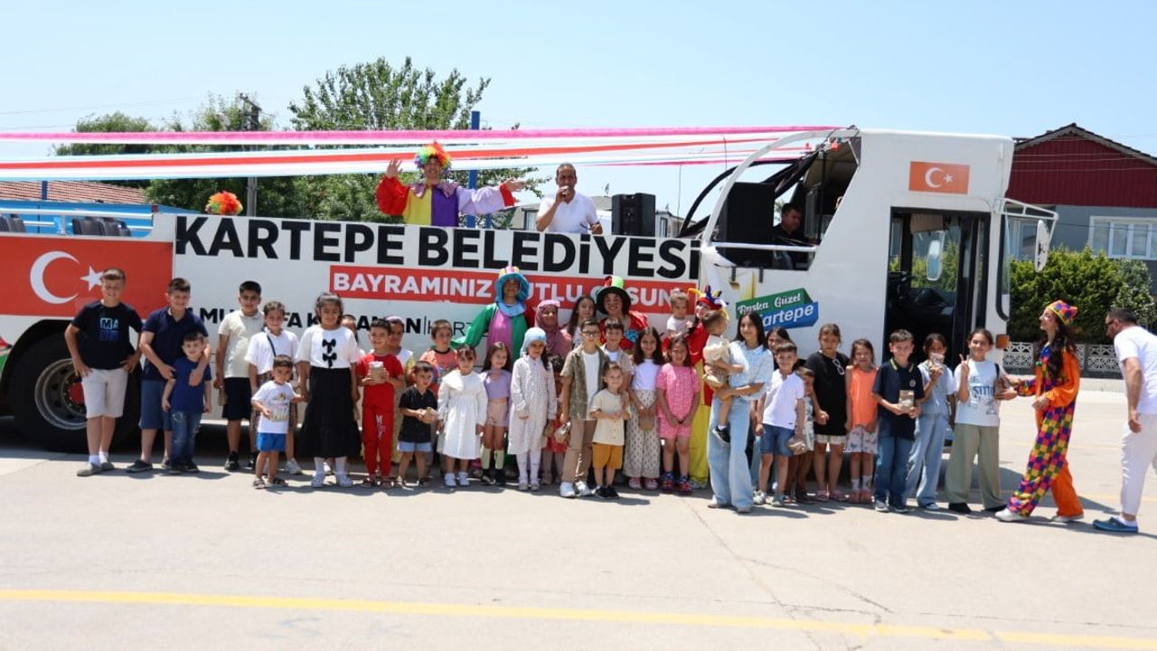 Kartepe'de Gezici Bayram Otobüsü Mahalle Mahalle Çocuklarla Buluşacak