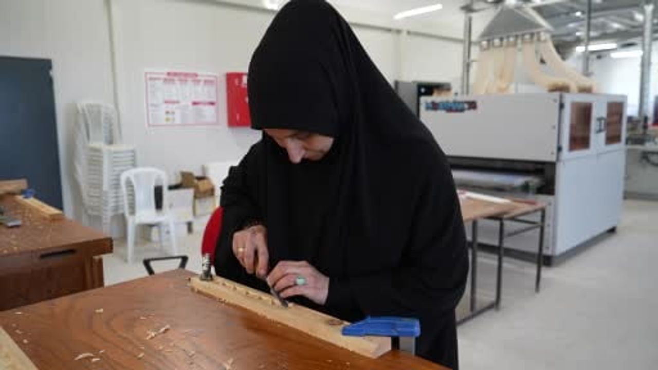 Kastamonu'da Ahşap Oyma Sanatı 412 Saatlik Kursta Gençlere Öğretiliyor