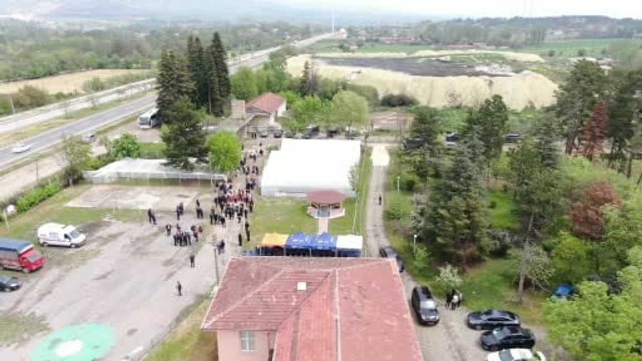 Kastamonu'da 'Özel Yürekler Üreten Eller Şekerköy' kapsamında seralar açıldı