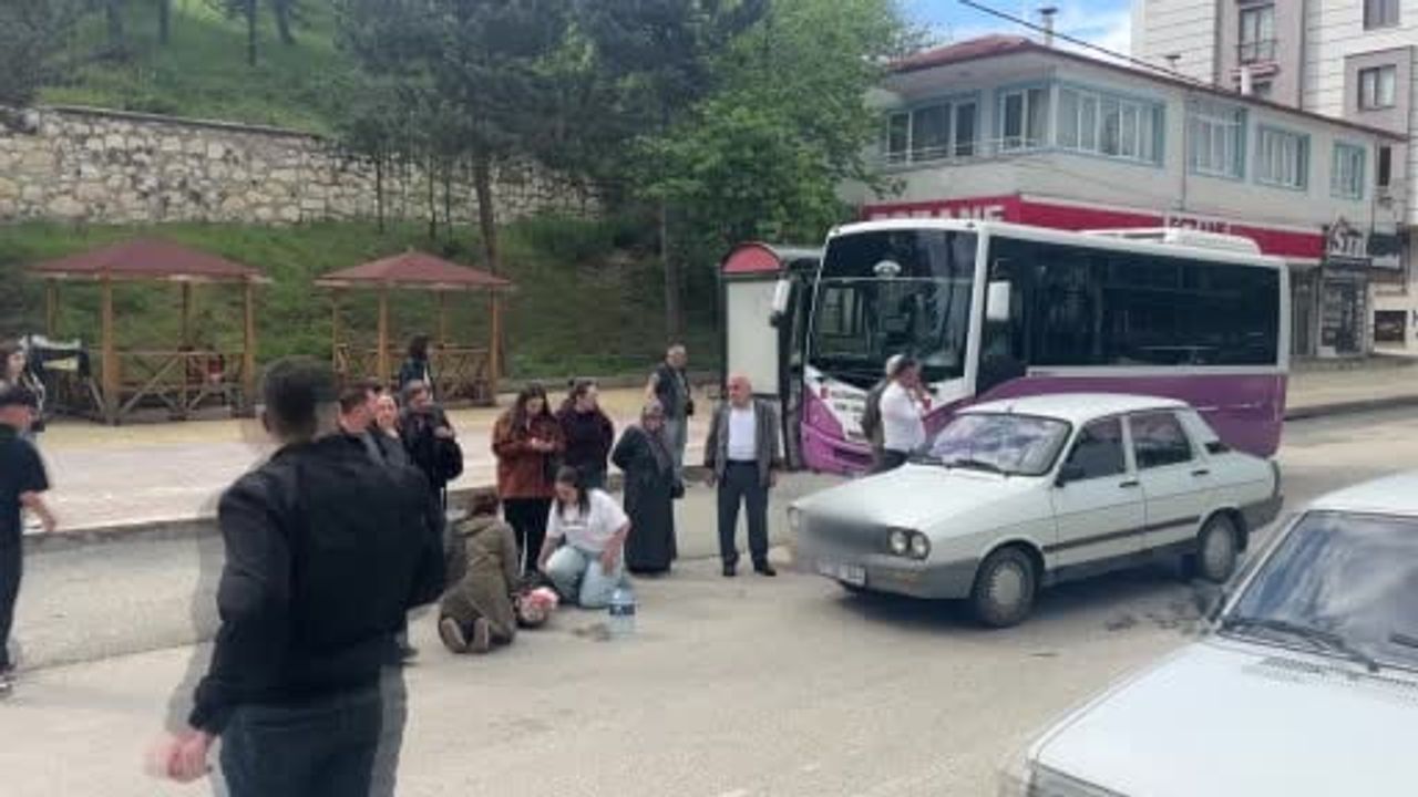 Kastamonu'da yolun karşısına geçen kadına otomobil çarptı