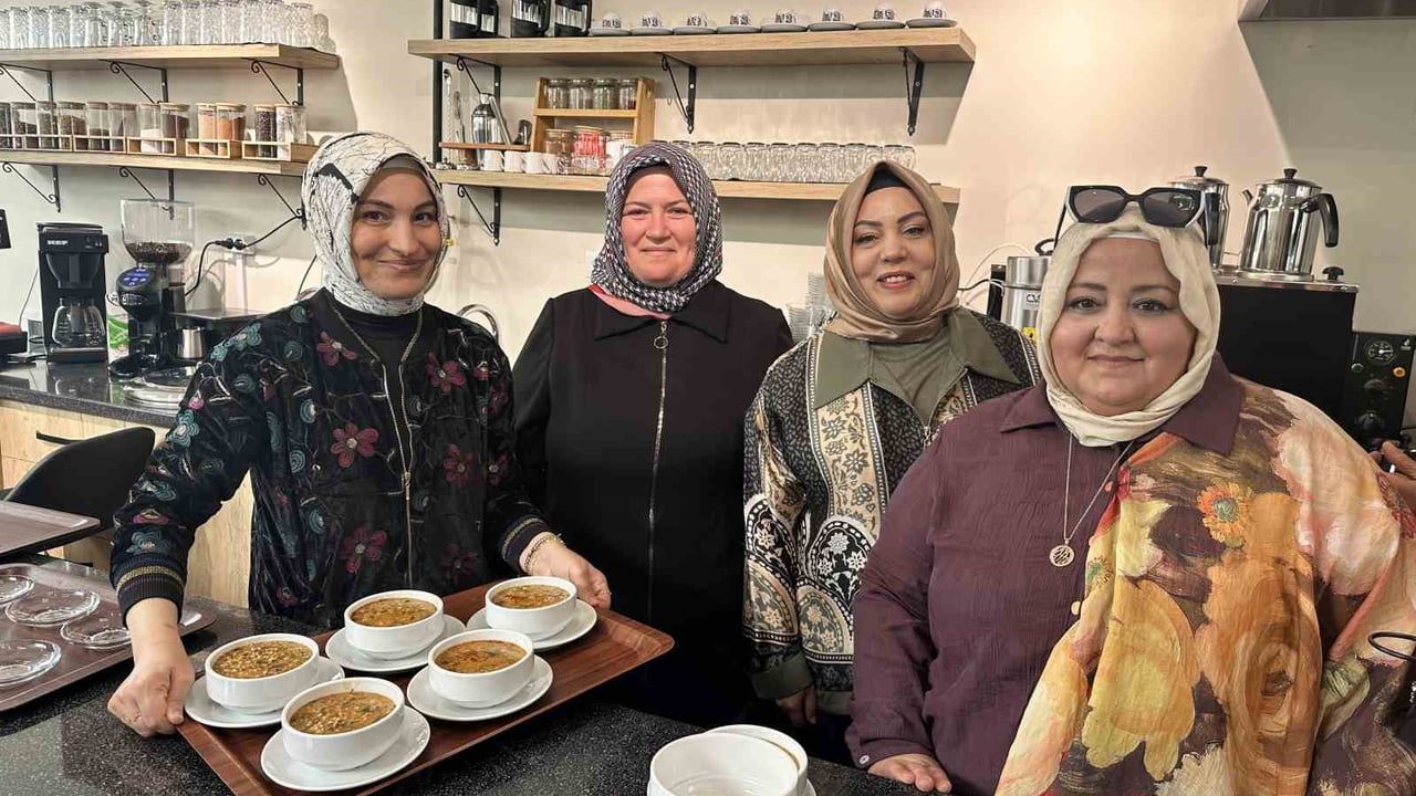 Kastamonu’daki Türkiye’nin İlk Ekolojik Marketinde İhsangazi Ekşili Pilav İkramı