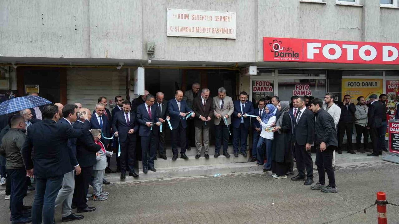 Kastamonu Kültür ve Edebiyat Derneği yeni hizmet binasını açtı