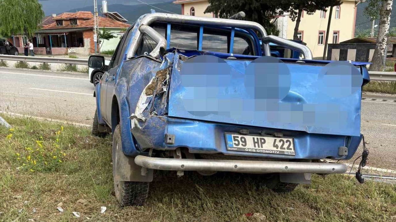 Kastamonu Tosya'da kamyonet takla attı: 4 kişi yaralandı