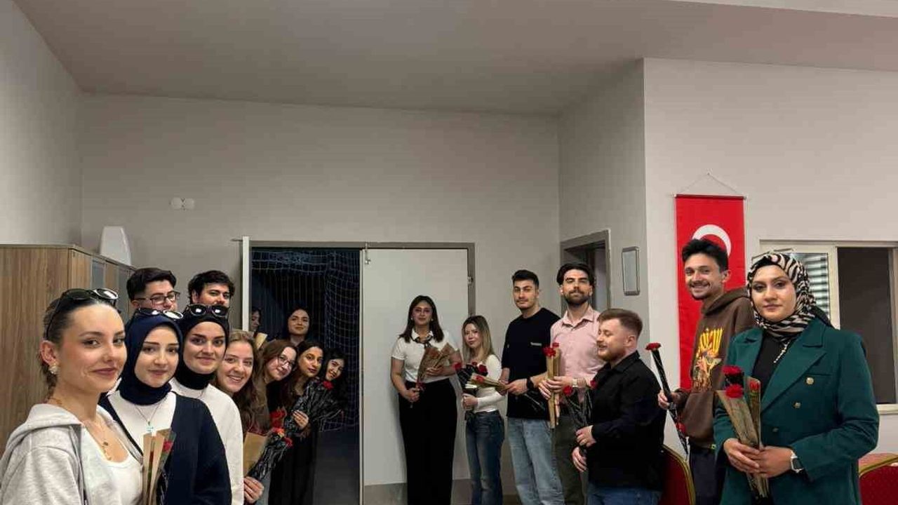 Kastamonu Üniversitesi öğrencilerinden huzurevinde sosyal sorumluluk projesi