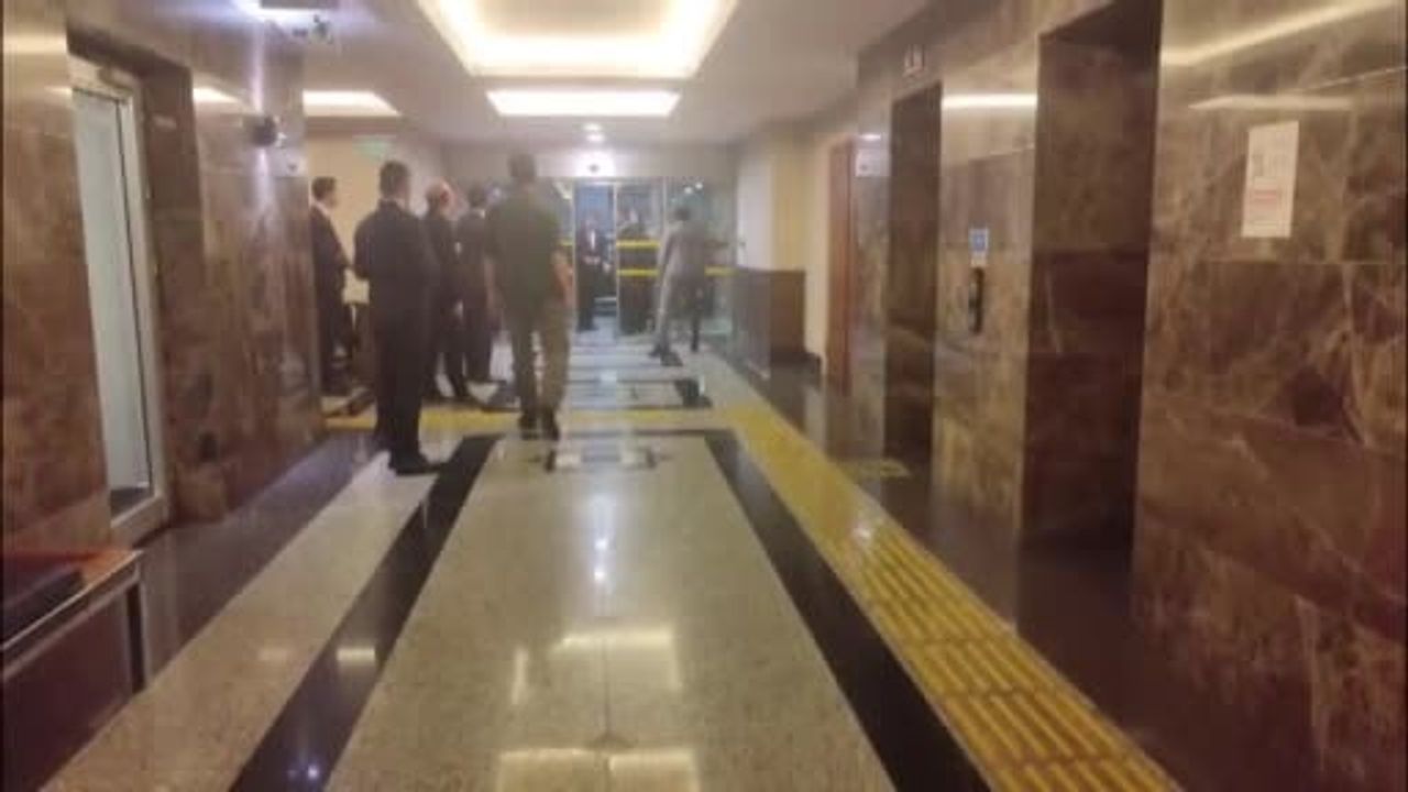 Katılacağı iddia edilen Burcu Köksal, AK Parti Genel Merkezi'ne geldi