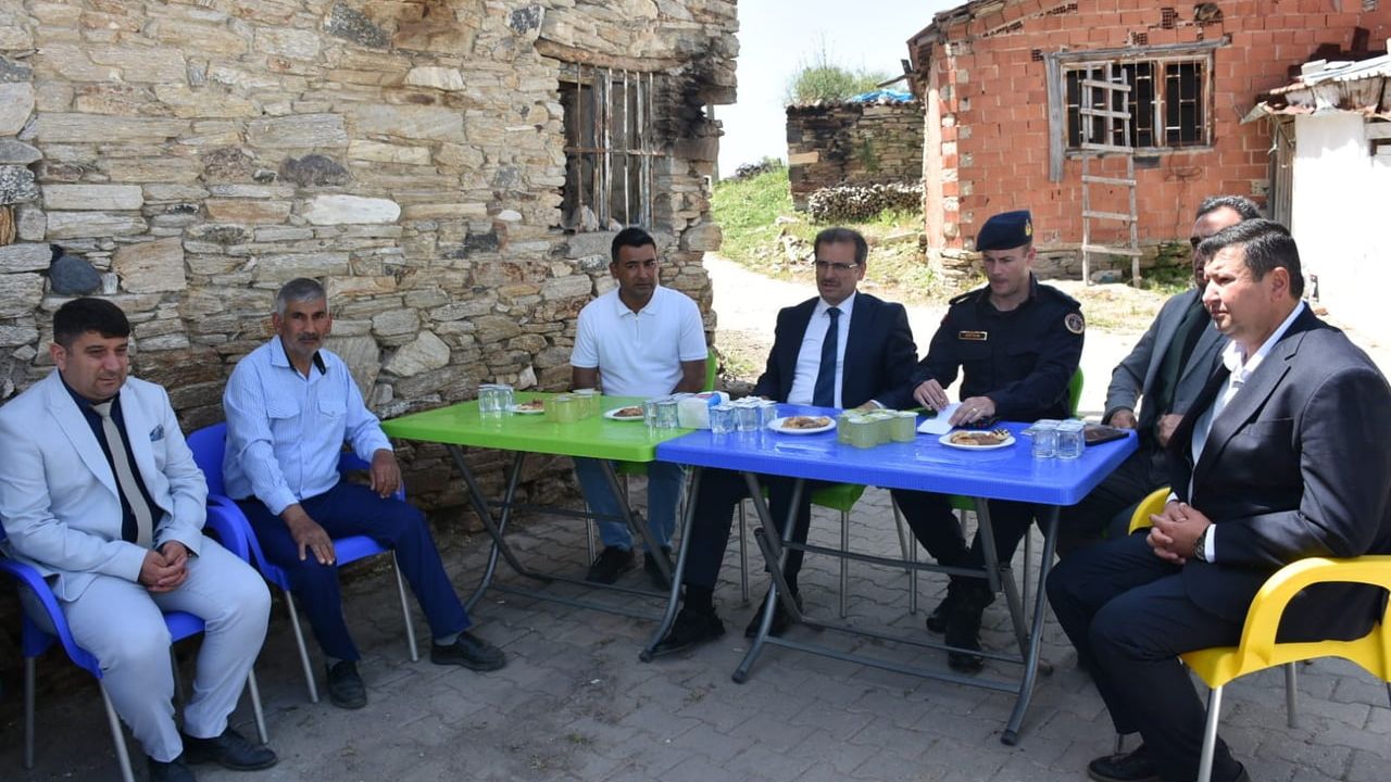 Kaymakam Ali Güldoğan, Salihli’de dört mahallenin taleplerini yerinde dinledi
