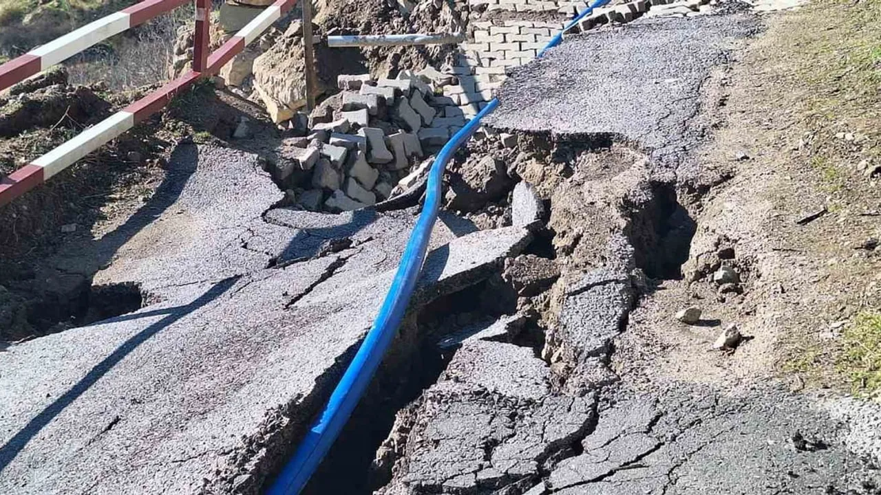 Kayseri Büyükşehir, Yeşilhisar Akköy'de Geogrid donatılı 70 metre uzunluğunda istinat duvarı inşa ediyor