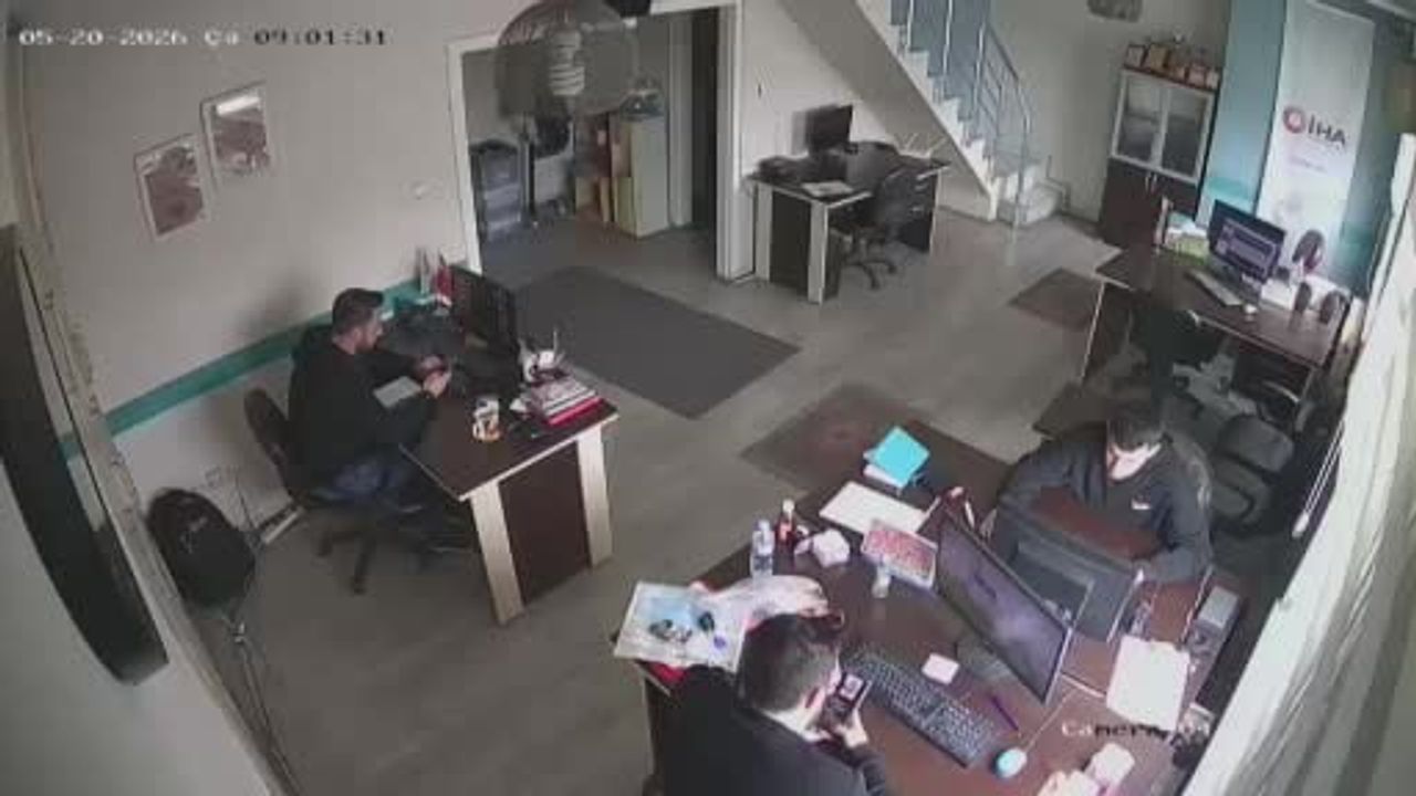 Kayseri'de deprem anı kamerada: Malatya Battalgazi'de 5.6 büyüklüğündeki sarsıntı 09.00'da hissedildi