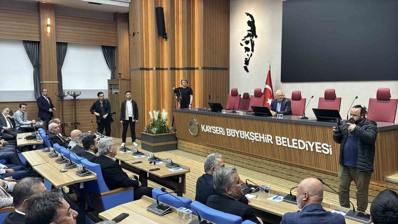 Kayseri protokolü, Kayserispor’un geleceğini görüşmek üzere toplandı