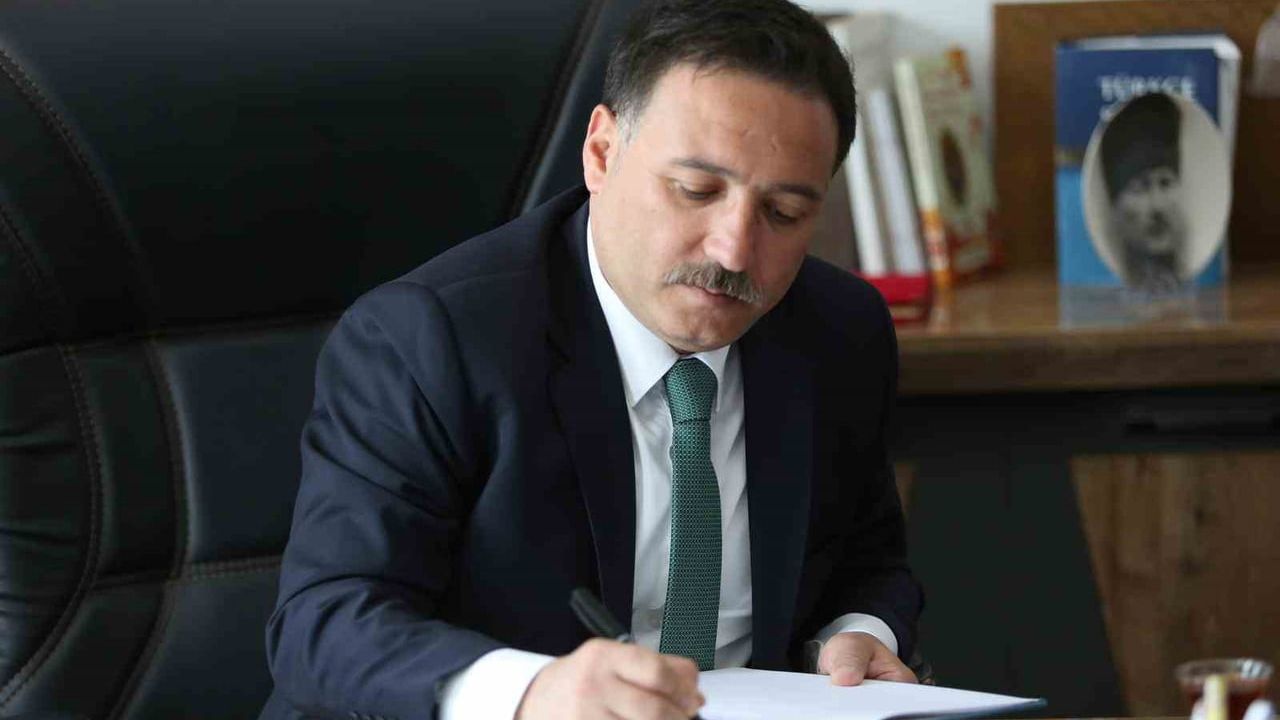 Kayseri protokolünden Kurban Bayramı mesajları: Vali, belediye ve oda başkanlarından tebrikler