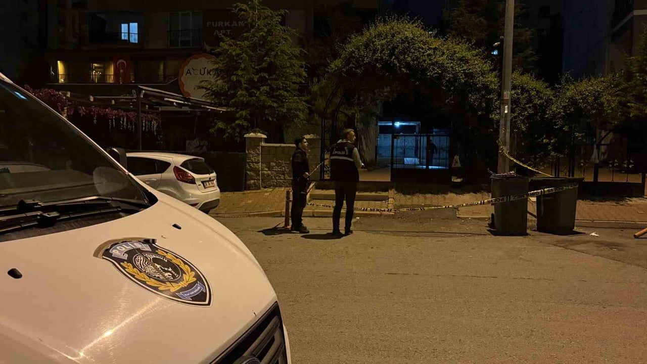 Kayseri Talas'ta darp edilen kadını kurtarmaya çalışan iki kardeş bıçaklandı: 2 yaralı