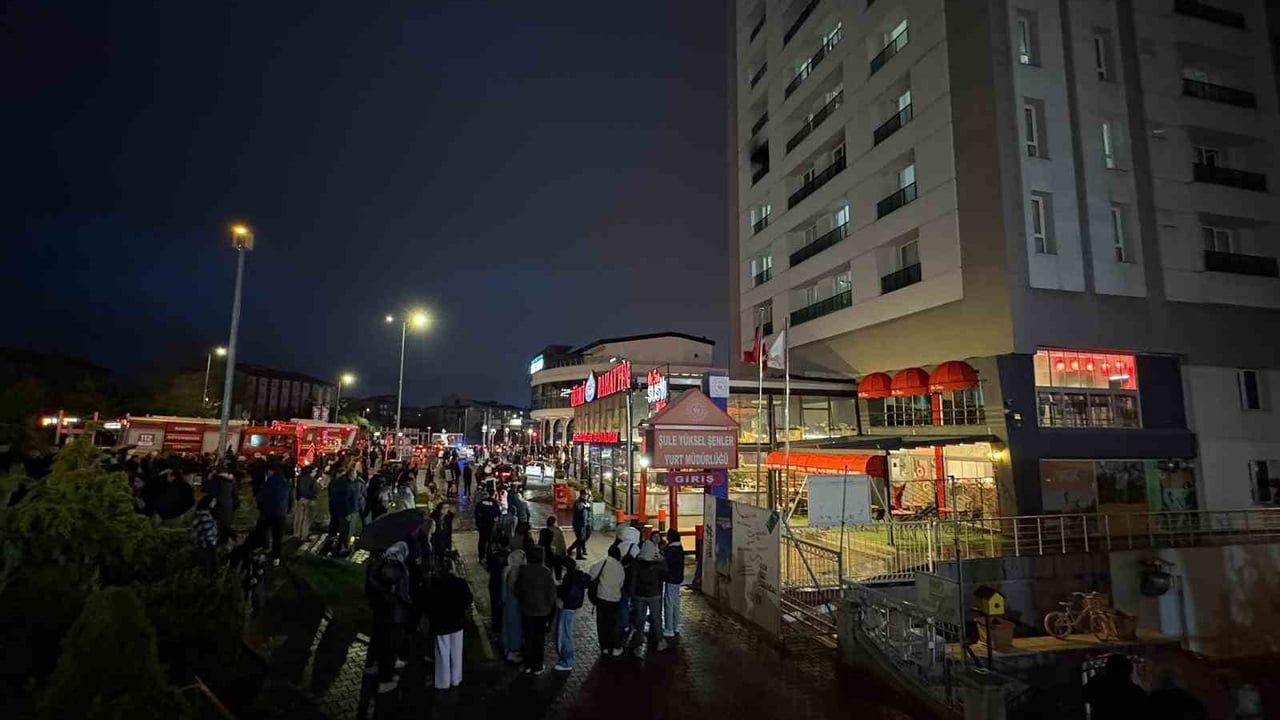 Kayseri Talas'ta kız öğrenci yurdunda priz yangını: Öğrenciler tahliye edildi
