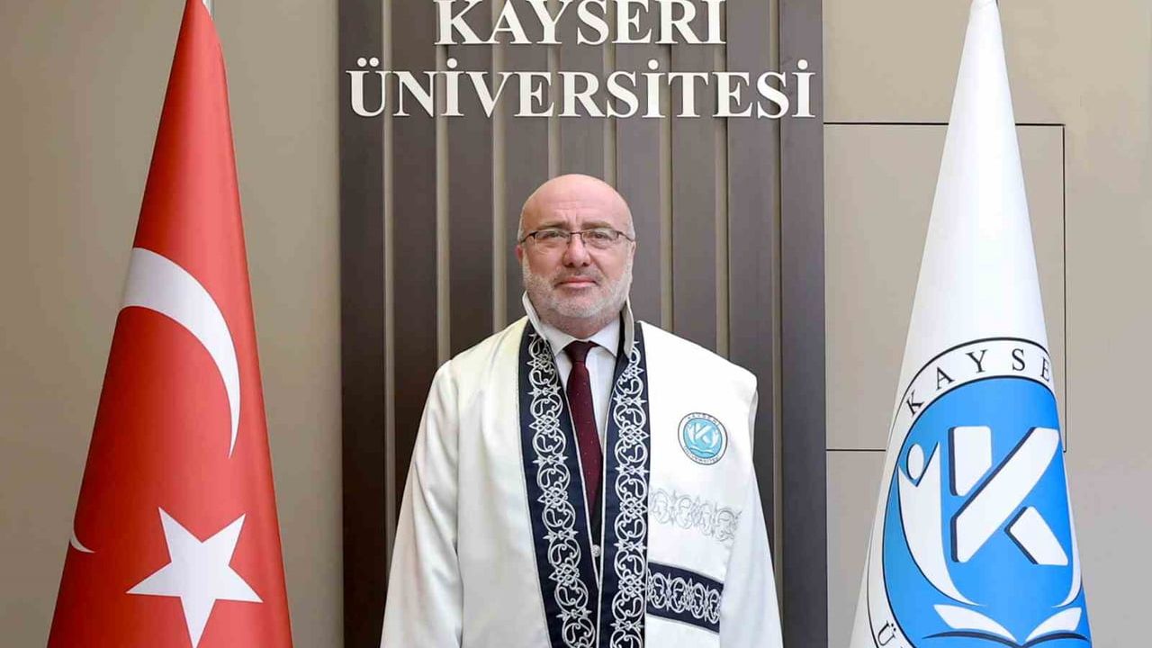 Kayseri Üniversitesi 8. Yılında: Karamustafa — 'KAYÜ, Türkiye’nin 2053 ve 2071 hedeflerine katkı sunmaya hazır'