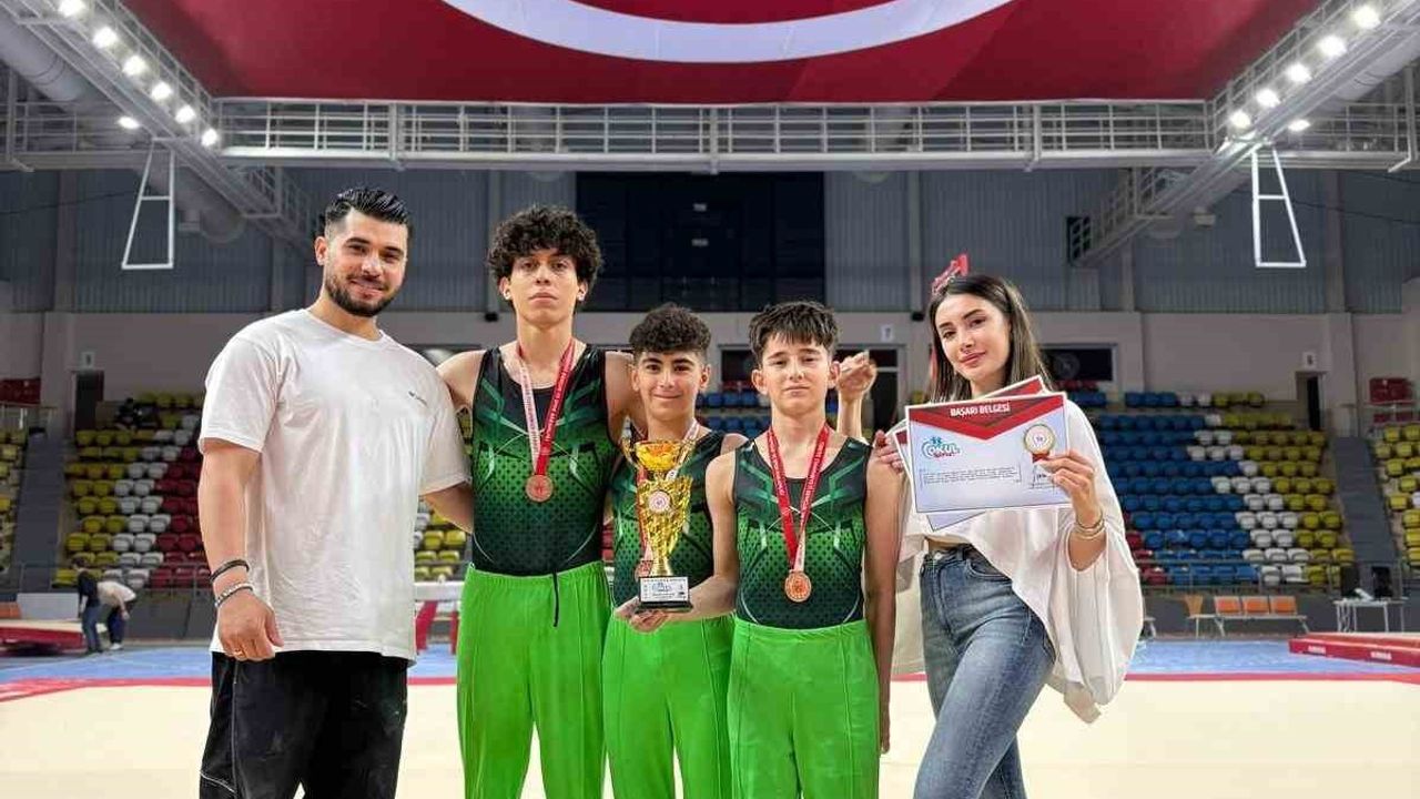 Kayserili SEM sporcuları Bolu'da Gençler Türkiye üçüncüsü oldu