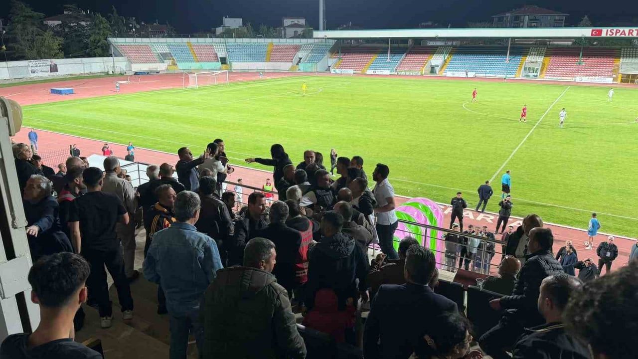Keçiborlu Belediyespor 2-0 Kazandı; Play-off Maçında Protokol Tribününde Gerginlik Yaşandı