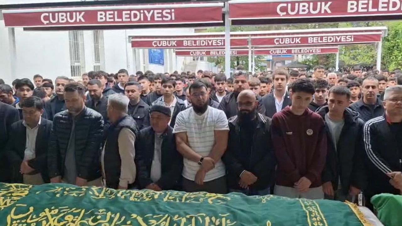 Keçiörengücü altyapı oyuncusu Abdullah Sultanoğlu son yolculuğuna uğurlandı