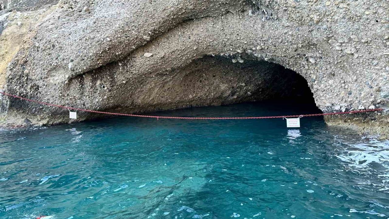 Kemer'de Döküntü Koyu'ndaki Akdeniz foklarının yeni yaşam alanı koruma altına alındı