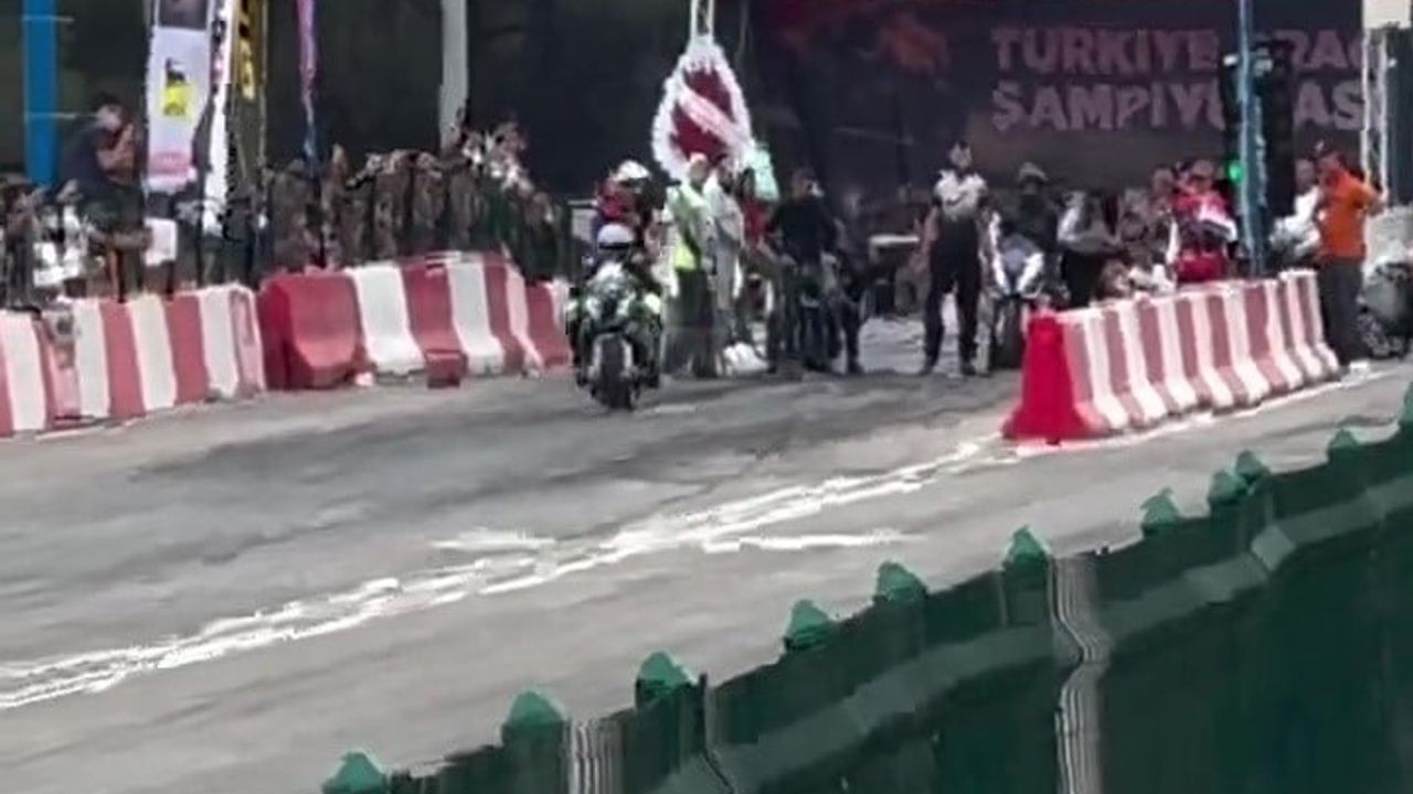 Kepez'de Motodrag yarışında 'tank slapper' sonucu motosiklet bariyerlere çarptı, sürücü yaralandı