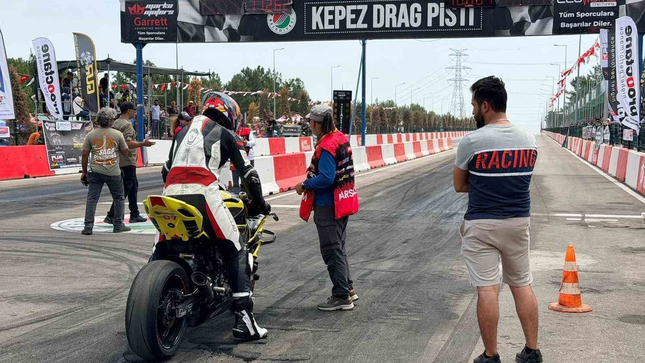 Kepez Yeni Drag Pisti'nde Türkiye Motodrag Şampiyonası 1. Ayağı Başladı