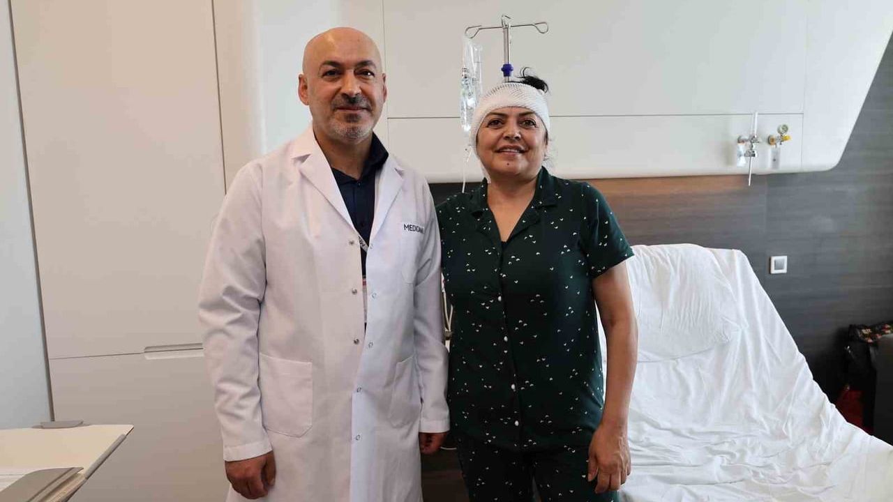 Kıbrıs’tan avuç dolusu ilaçla geldi: Trigeminal nevralji ameliyatıyla ağrısız yaşama kavuştu