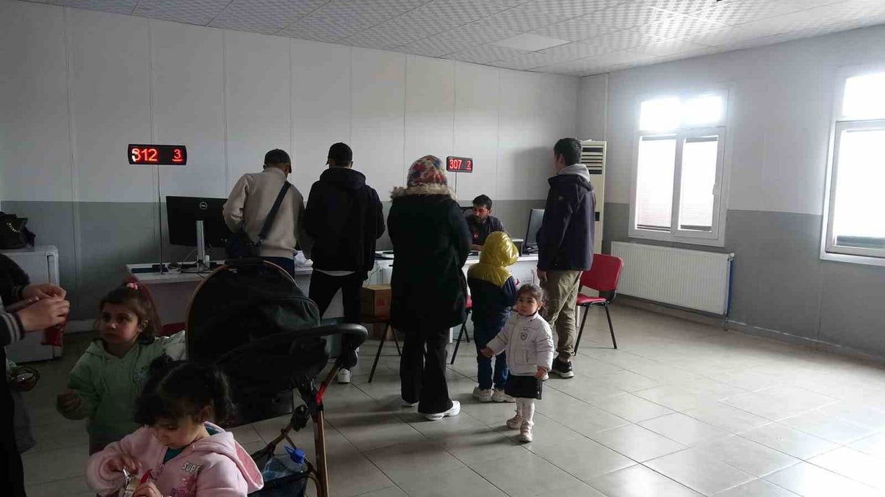 Kilis Öncüpınar Gümrük Kapısı'nda Suriyelilerin gönüllü geri dönüşleri hızlandı