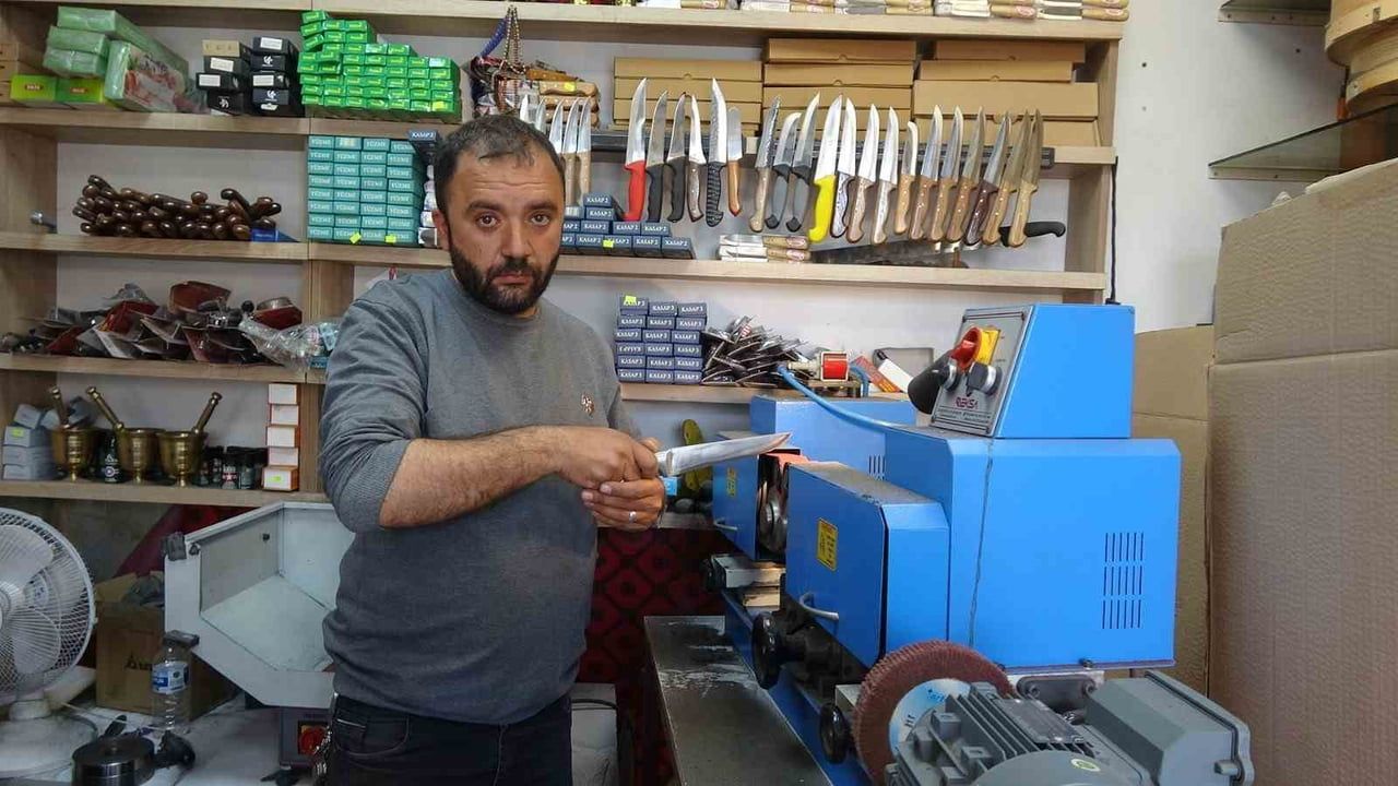 Kilis’te Kurban Bayramı Öncesi Bıçak Bileme Yoğunluğu Artıyor