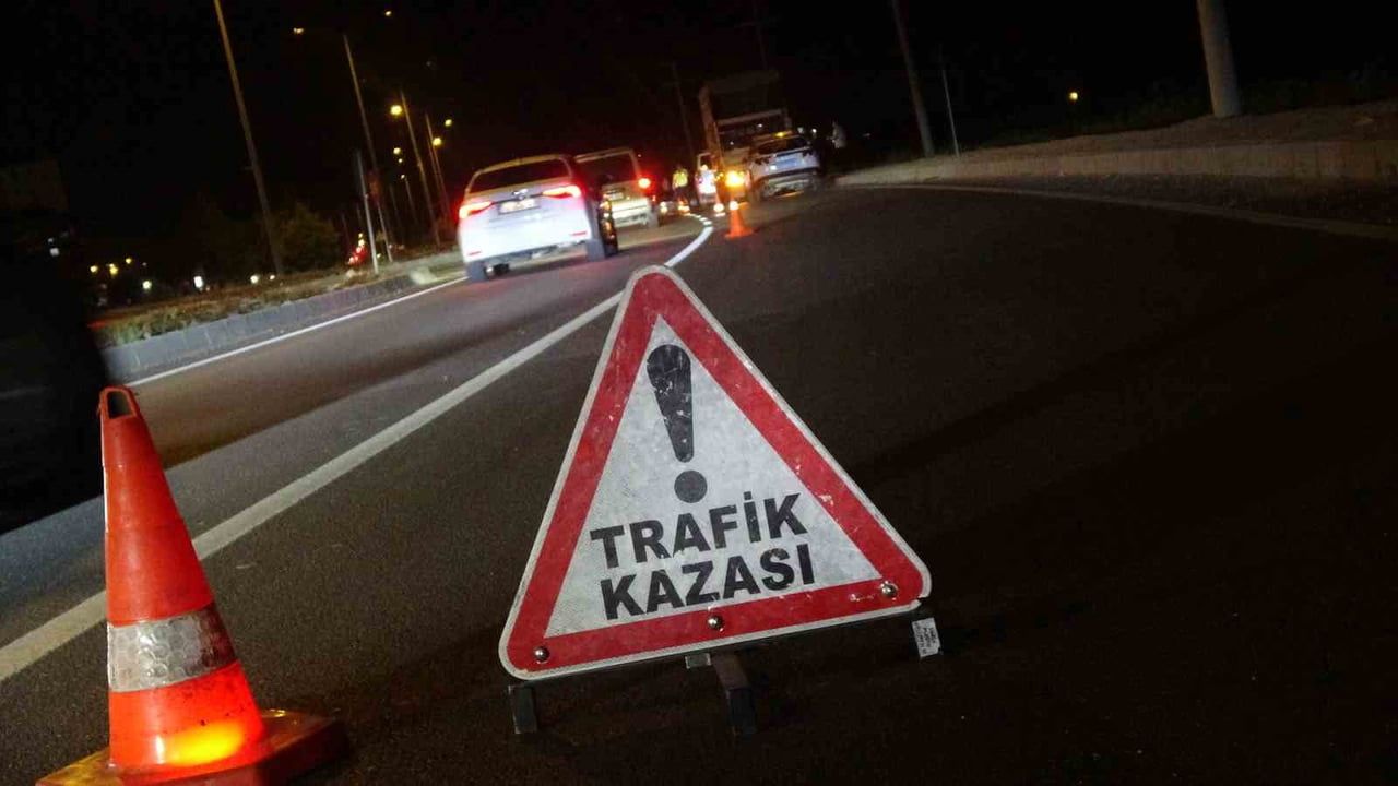 Kilis’te motosiklet ile otomobil çarpıştı: 2 kişi yaralandı