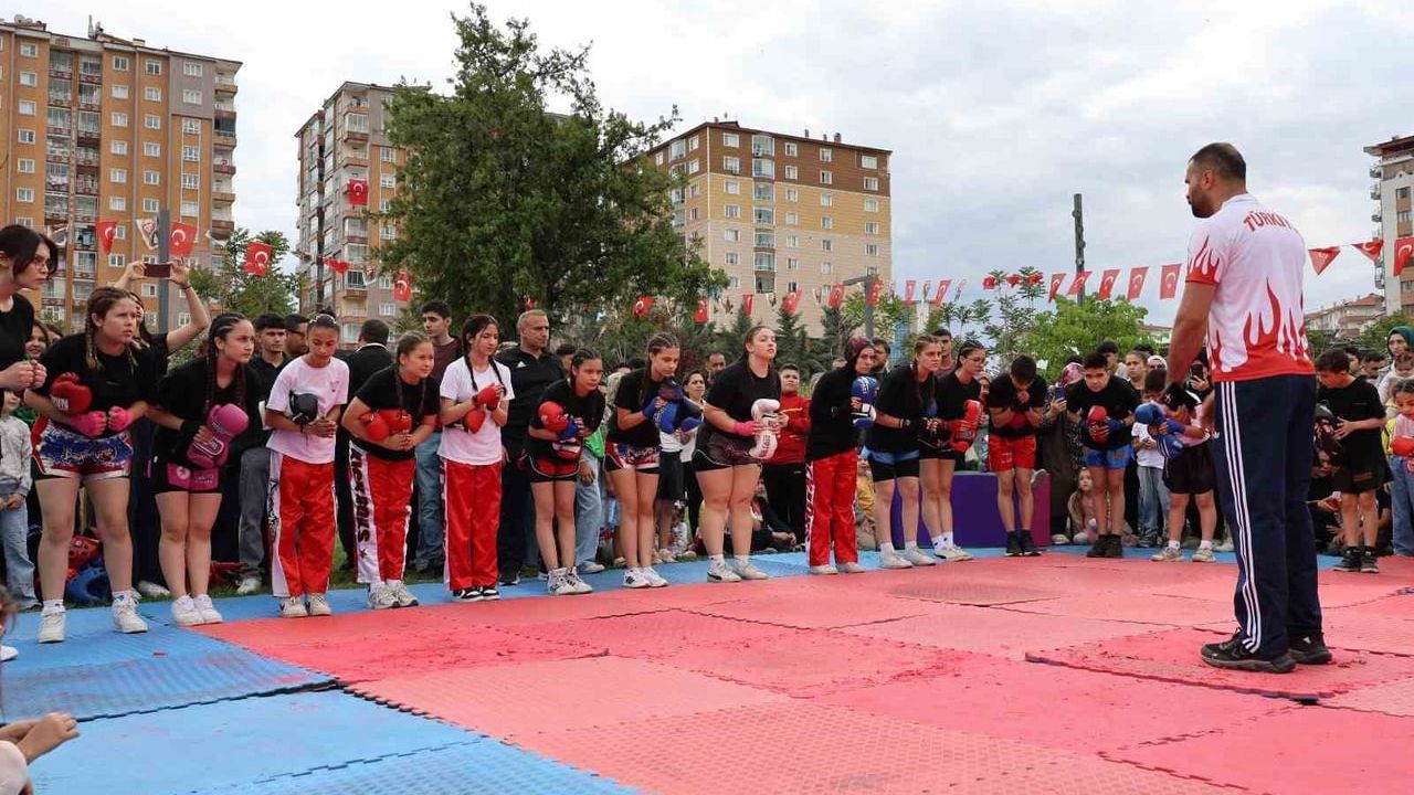 Kırıkkale'de 19 Mayıs coşkusu: Belediye sportif etkinliklerle gençleri buluşturdu
