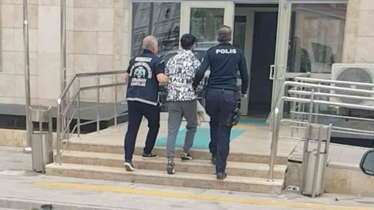 Kırıkkale'de 5 yıl 4 ay hapis cezasıyla aranan hükümlü araçta yakalandı
