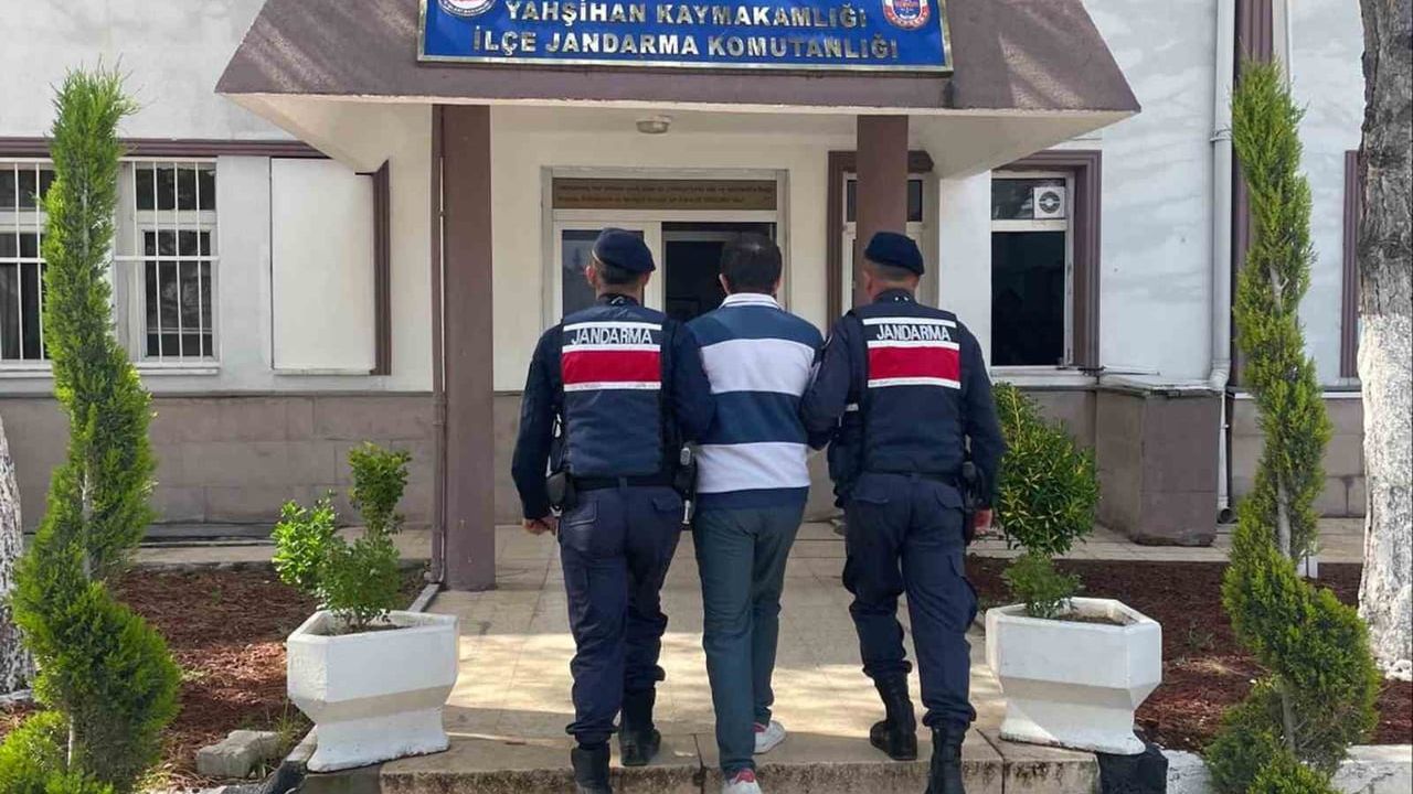 Kırıkkale'de 'dolandırıcılık' suçundan aranan hükümlü jandarma tarafından yakalandı