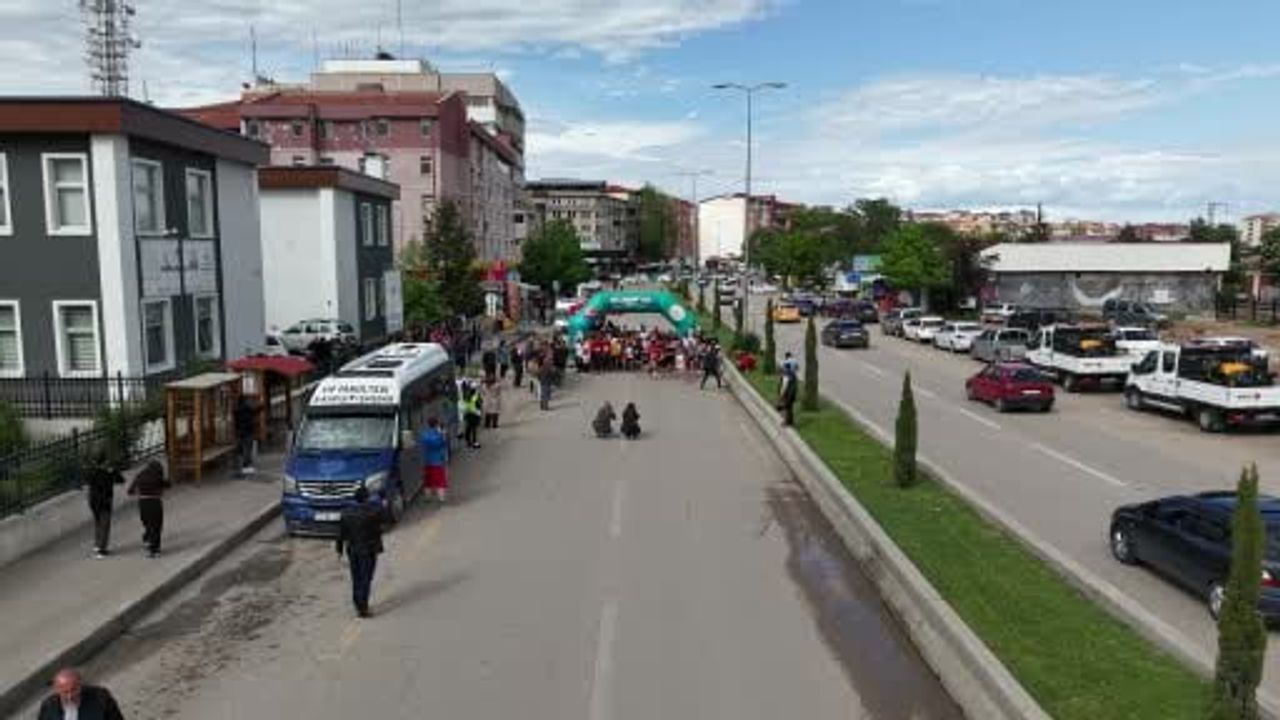 Kırıkkale'de 'Gençlik Haftası Halk Koşusu' tamamlandı: 5 km parkurda kategori sonuçları