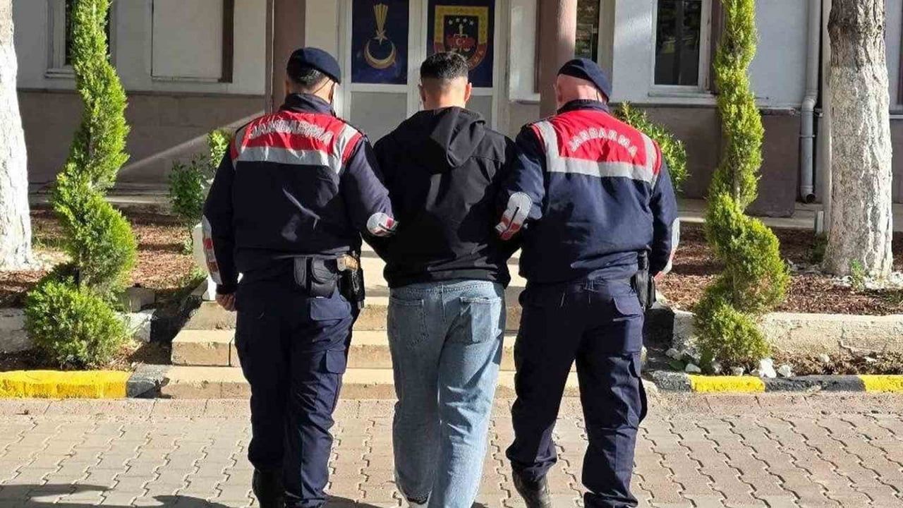 Kırıkkale’de hırsızlıktan hükümlü Y.G. yakalandı, 5 yıl 5 ay ceza ile cezaevine teslim edildi