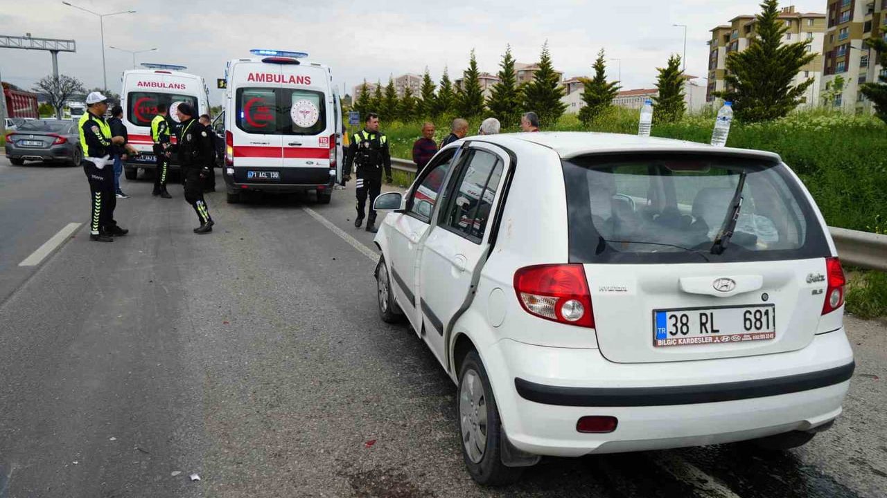 Kırıkkale’de iki otomobil çarpıştı: 7 yaralı