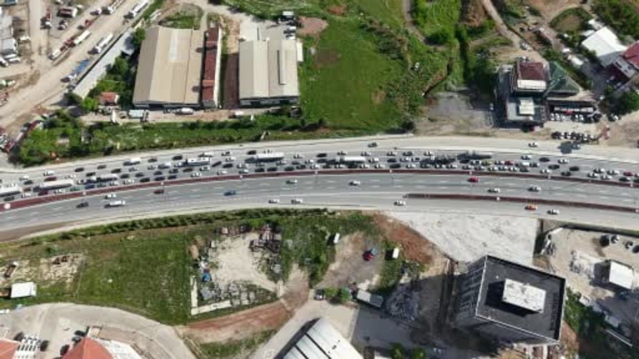 Kırıkkale'de Kurban Bayramı tatilinde trafik yoğunluğu havadan görüntülendi