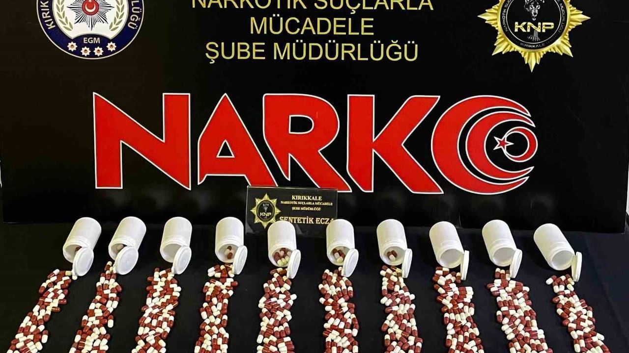 Kırıkkale'de narkotik operasyonu: 553 sentetik uyuşturucu ele geçirildi, 2 kişi tutuklandı