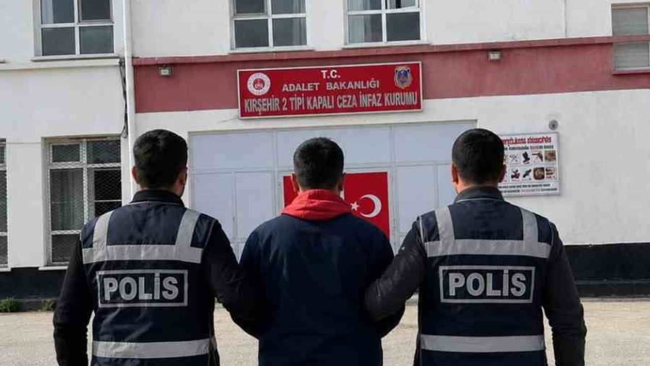 Kırşehir'de 10 dosyadan aranan hükümlü A.Ö. yakalandı