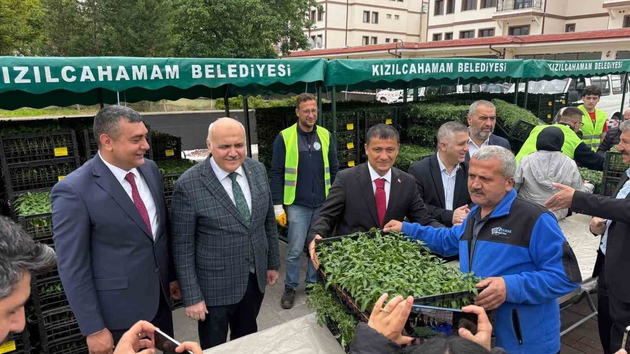 Kızılcahamam’da 1 milyon 748 bin 752 sebze fidesi üreticilerle buluştu