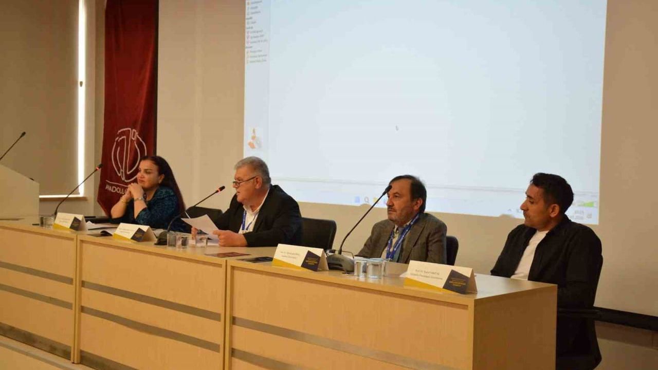 Koca Ragıp Paşa Çalıştayı: Edebiyat, Siyaset ve Felsefe İlişkileri Anadolu Üniversitesi'nde Tartışıldı