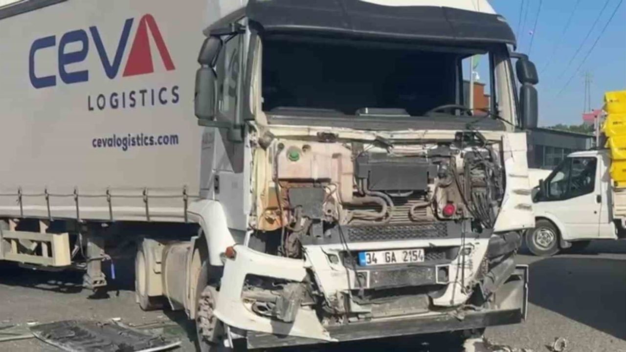 Kocaeli Çayırova'da işçi servisi ile tır çarpıştı: 8 yaralıdan biri hayatını kaybetti