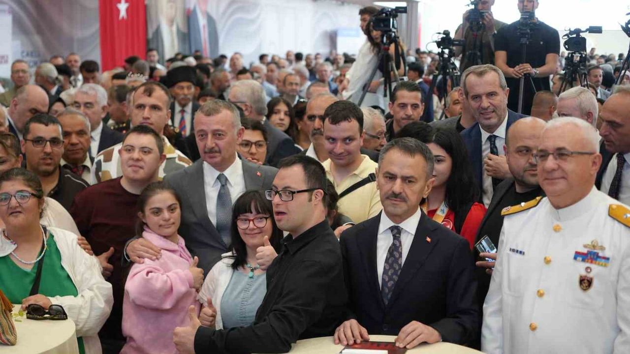 Kocaeli'de 43. Kent Bayramlaşması: Protokol ve vatandaşlar bir arada