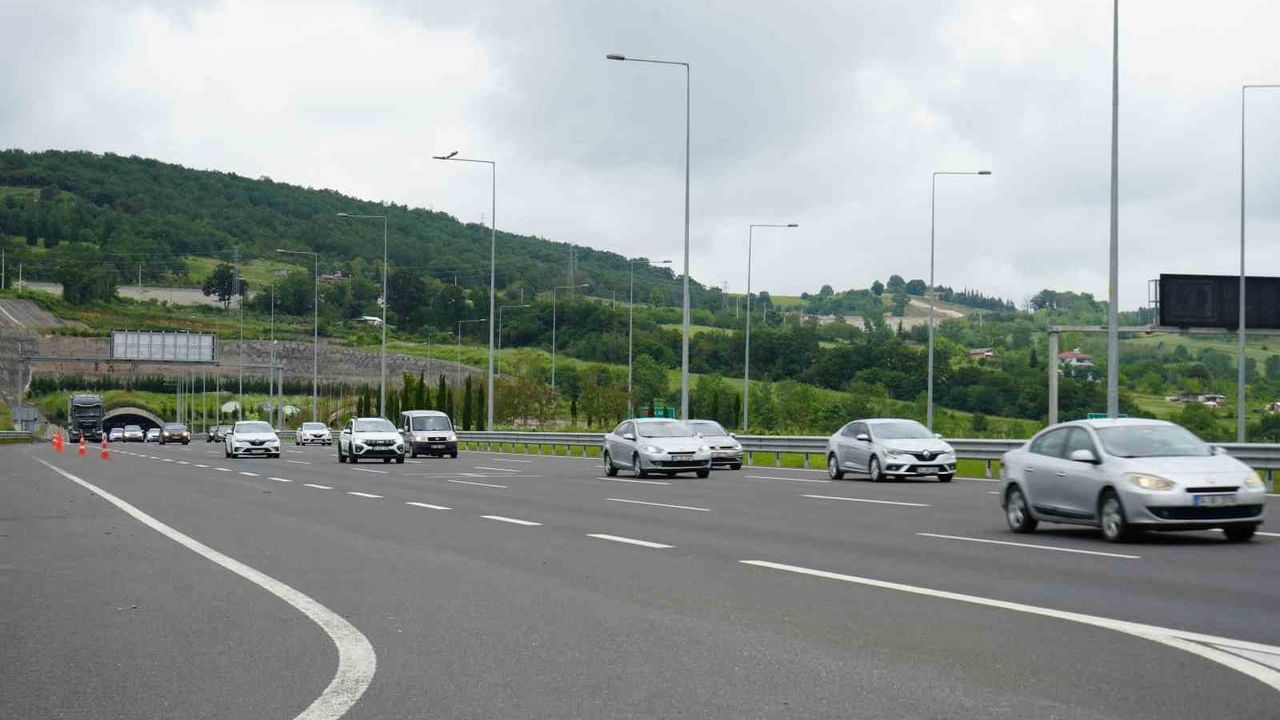 Kocaeli'de Kurban Bayramı tedbirleri: 10 binden fazla personel sahada, TEM'de %40, Kuzey Marmara'da %70'e varan yoğunluk